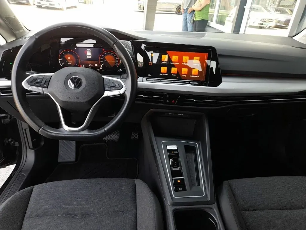 Volkswagen Golf 2023 photo 3