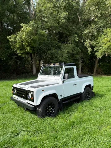 Land Rover Defender 2006 photo 2