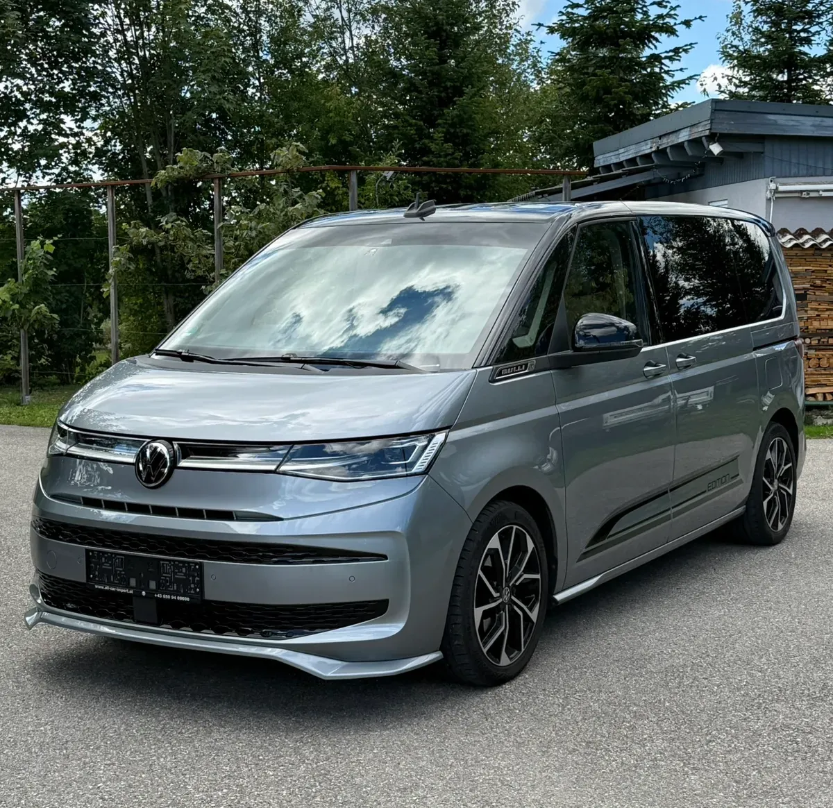 Volkswagen Multivan 2024 photo 2