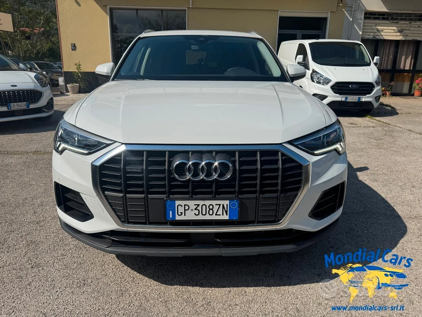 Audi Q3 2023 photo 2