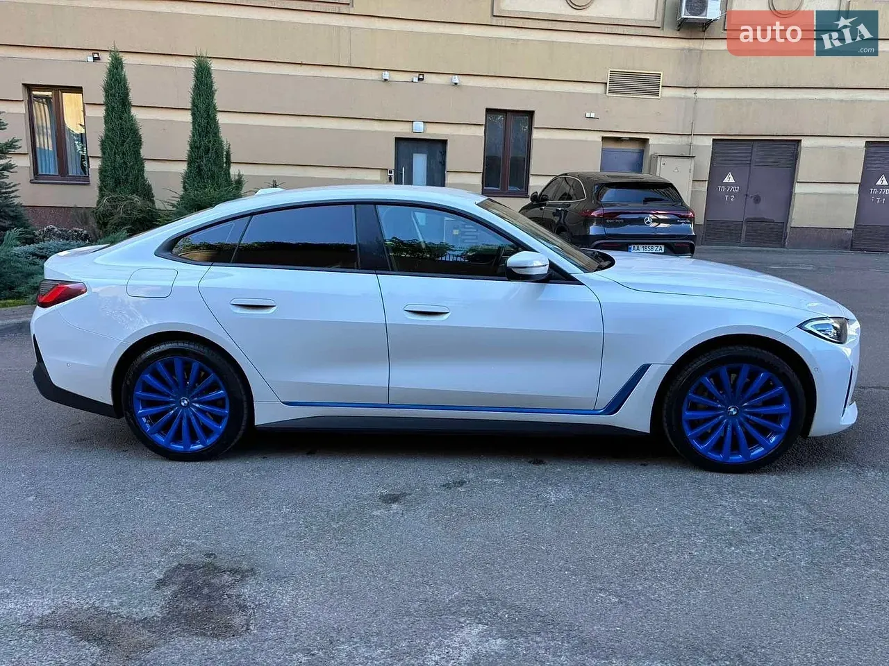 BMW I4 2022 photo 3