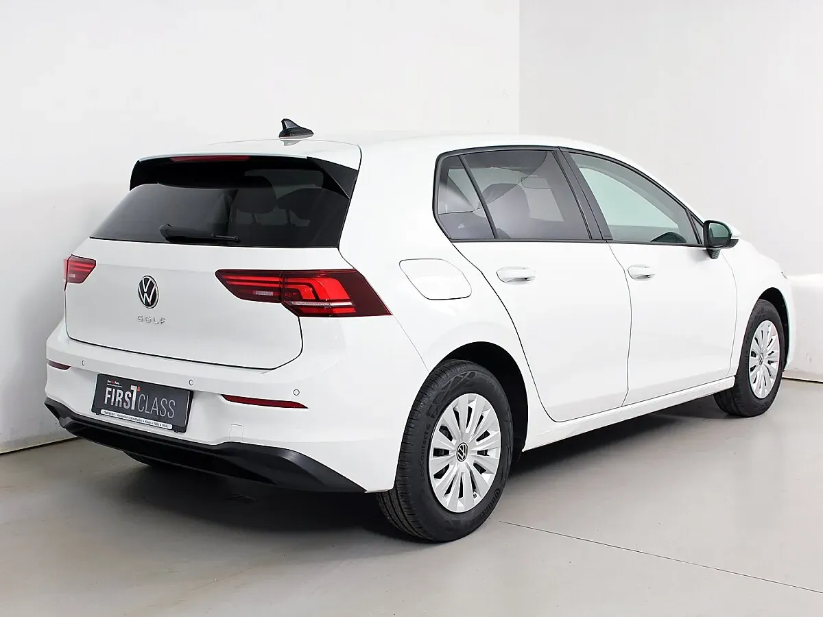 Volkswagen Golf 2026 photo 2