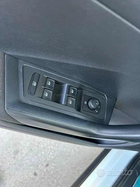 Volkswagen T-Roc 2022 photo 2