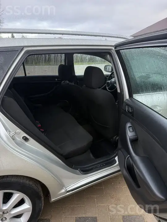 Toyota Avensis 2005 photo 5