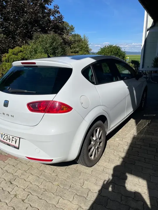 Seat Leon 2012 photo 2