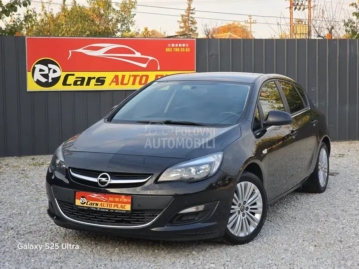 Opel Astra J 2012 photo 2