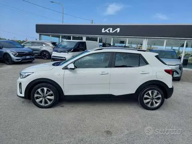 Kia Stonic 2022 photo 2