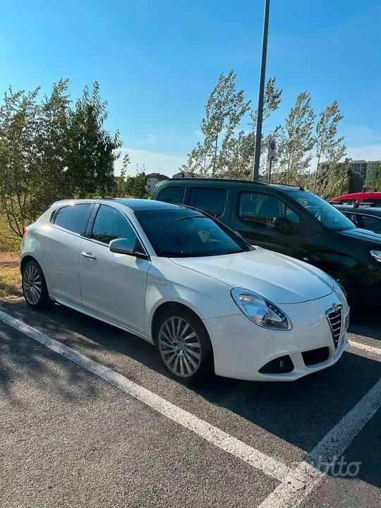 Alfa Romeo Giulietta 2013 photo 3
