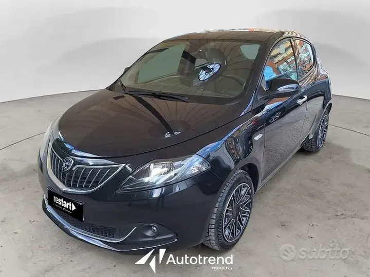 Lancia Ypsilon