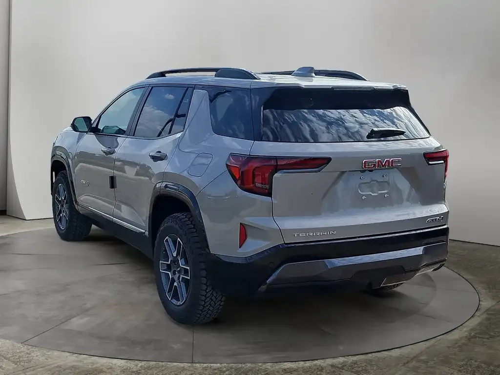 GMC Terrain 2027 photo 3