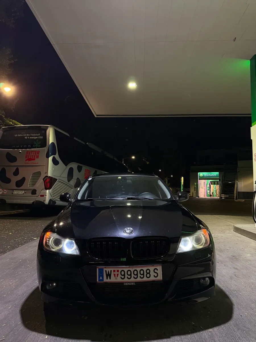 BMW 3 Series 2009 photo 3