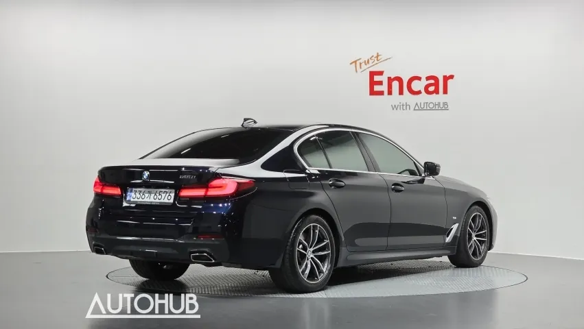 BMW 520I 2023 photo 2