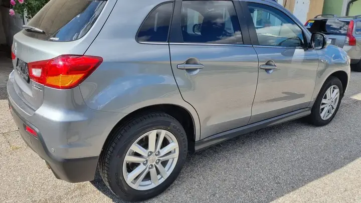 Mitsubishi Asx 2012 photo 2