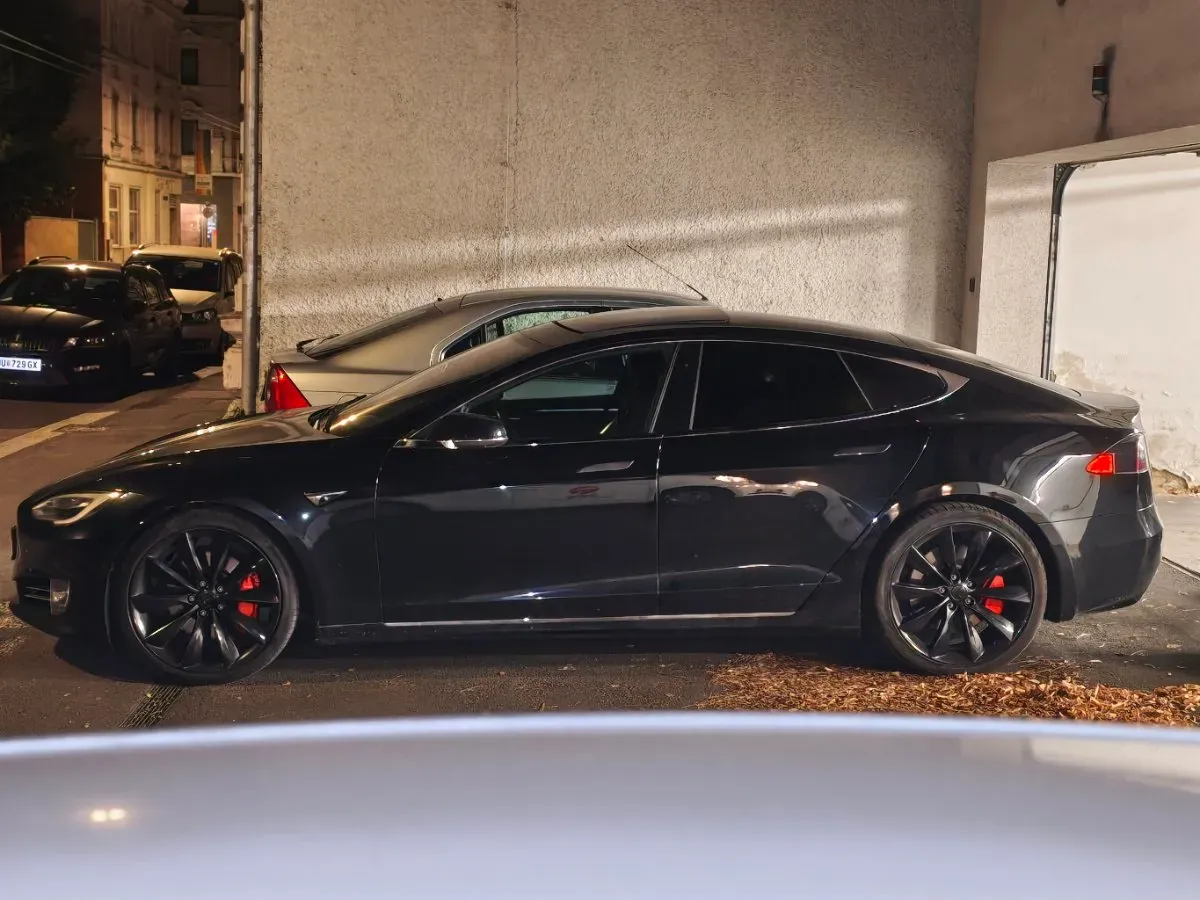 Tesla Model S 2017 photo 3