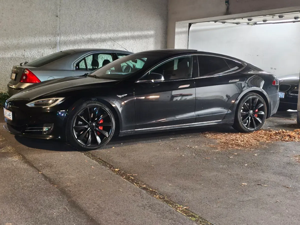 Tesla Model S