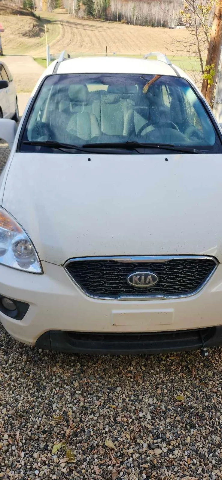 Kia Rondo 2012 photo 2