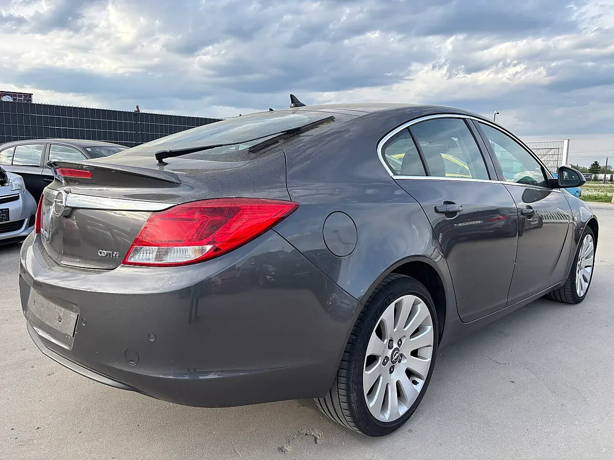Opel Insignia 2011 photo 2