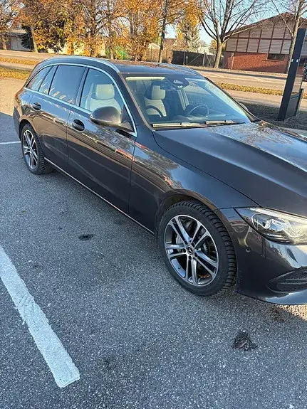 Mercedes-Benz C 300 2024 photo 2