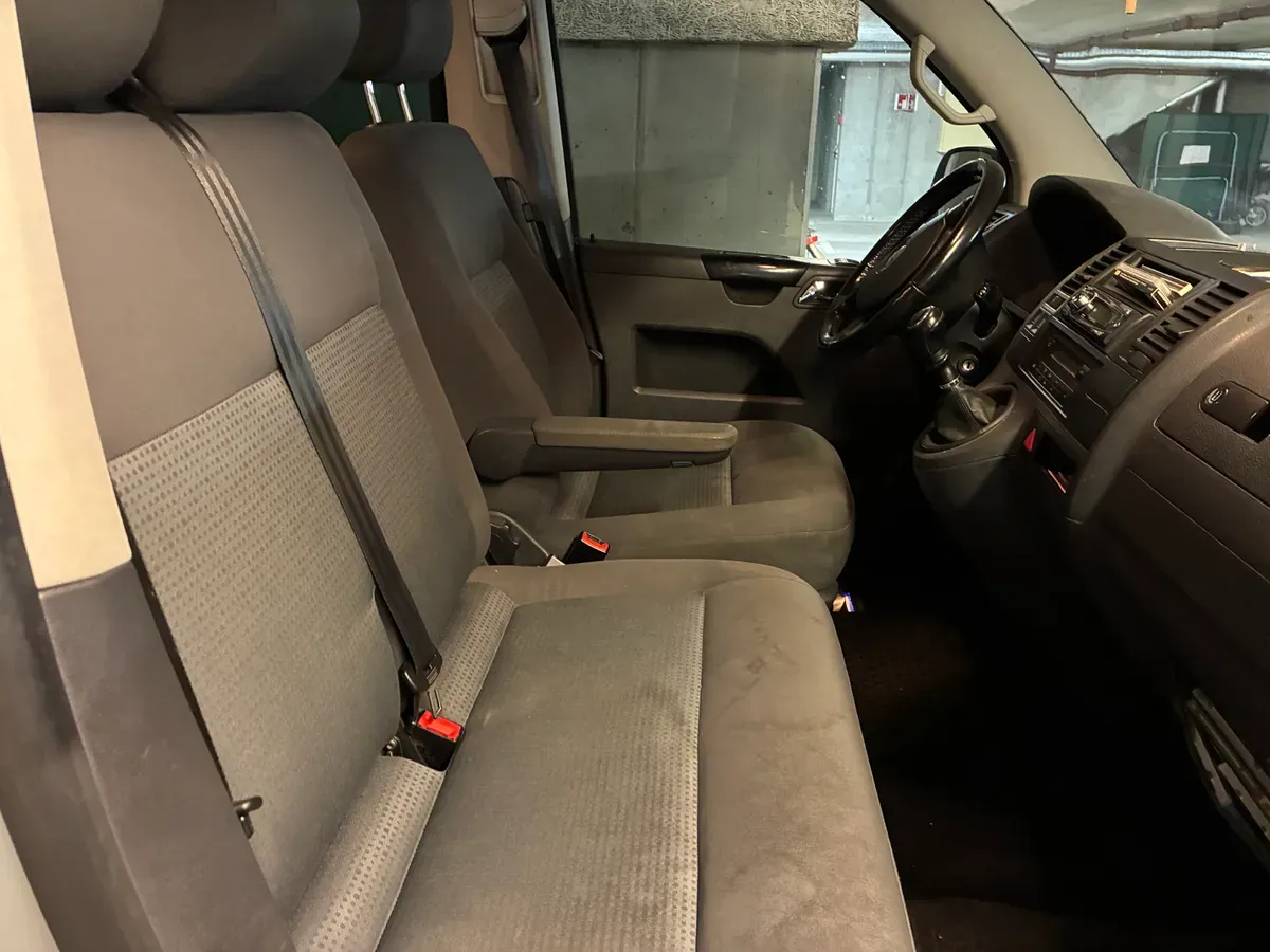 Volkswagen T5 2009 photo 3