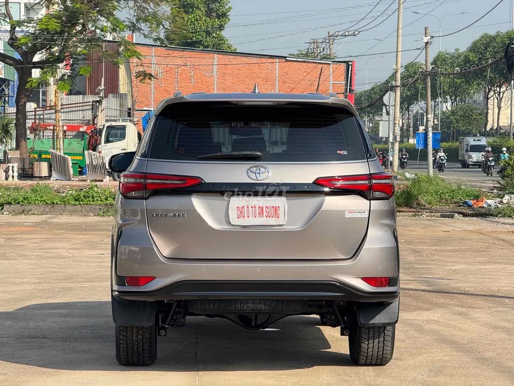 Toyota Fortuner 2024 photo 4