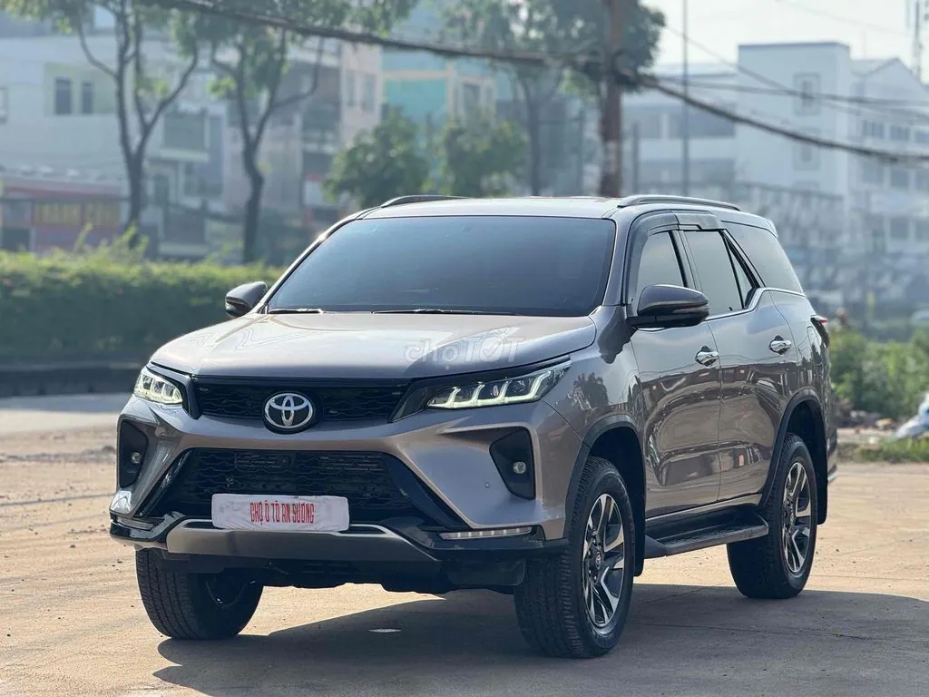 Toyota Fortuner 2024 photo 3