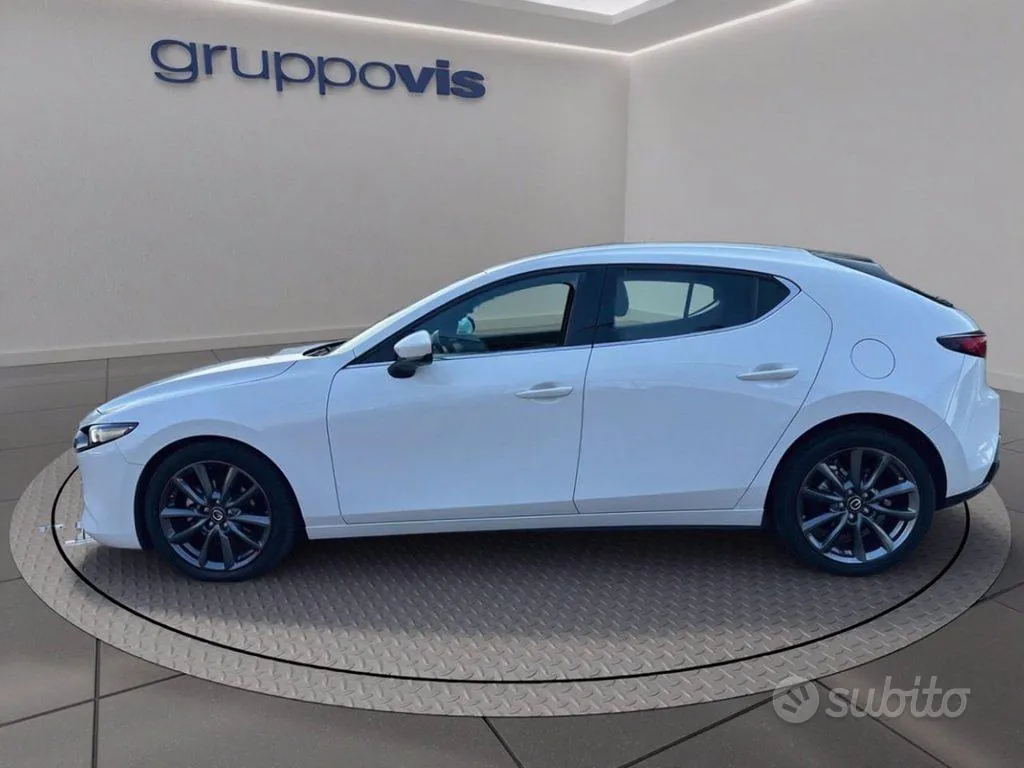 Mazda 3 2023 photo 2