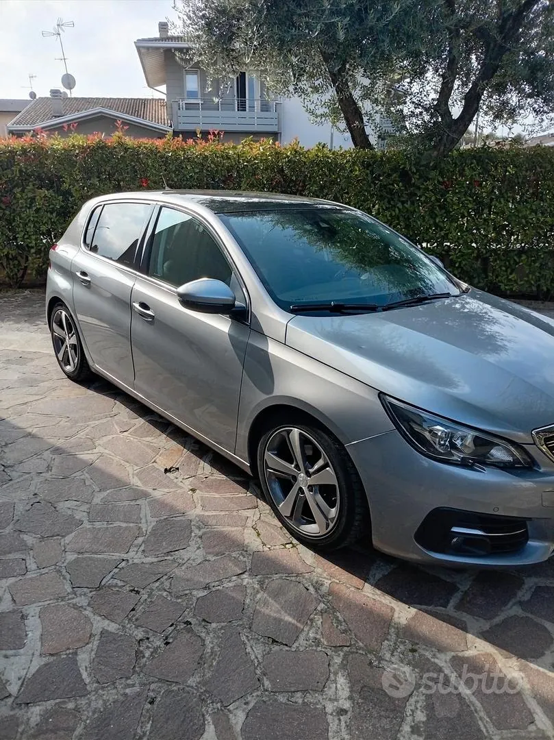 Peugeot 308 2018 photo 2