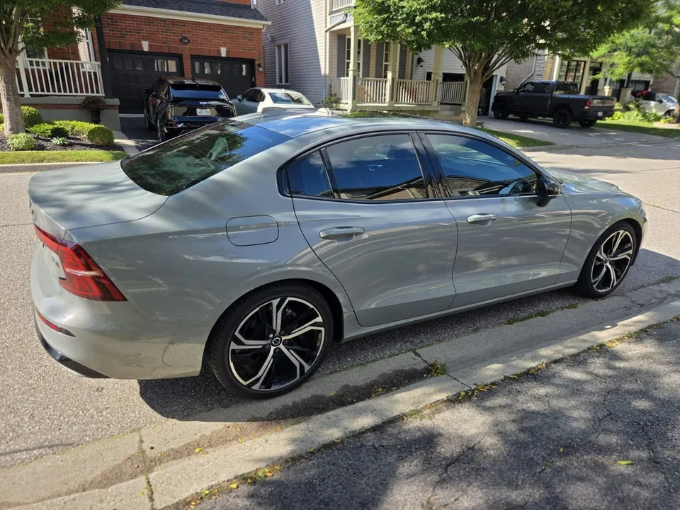 Volvo S60 2024 photo 2
