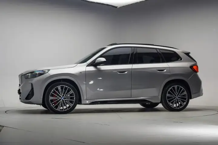 BMW Ix1 2024 photo 2