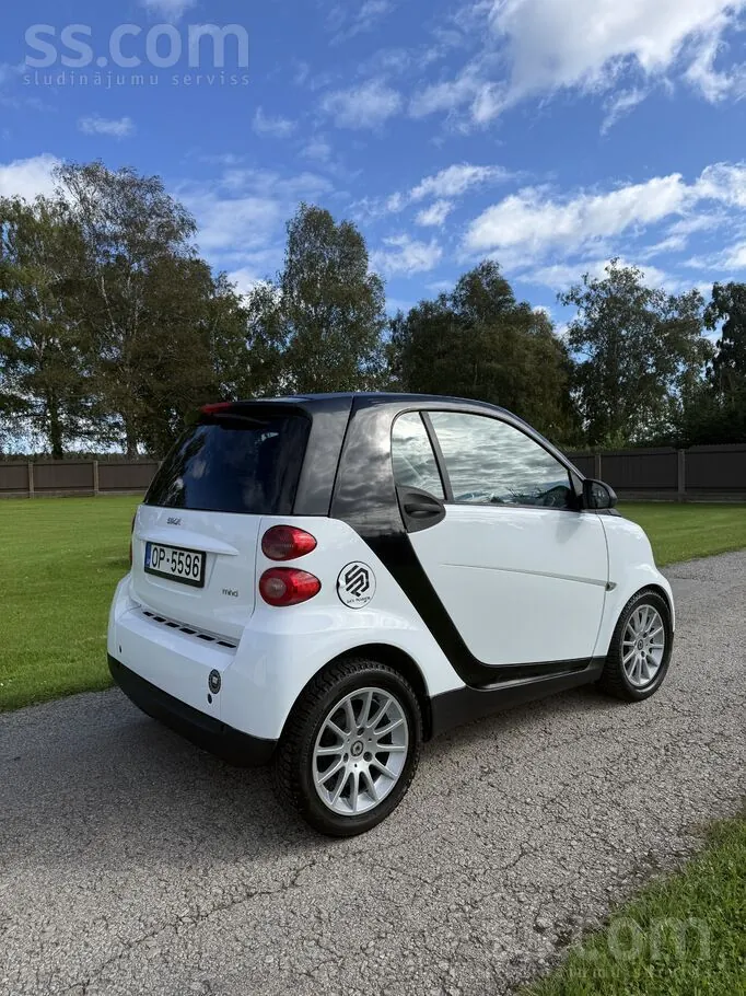 Smart Fortwo 2011 photo 3