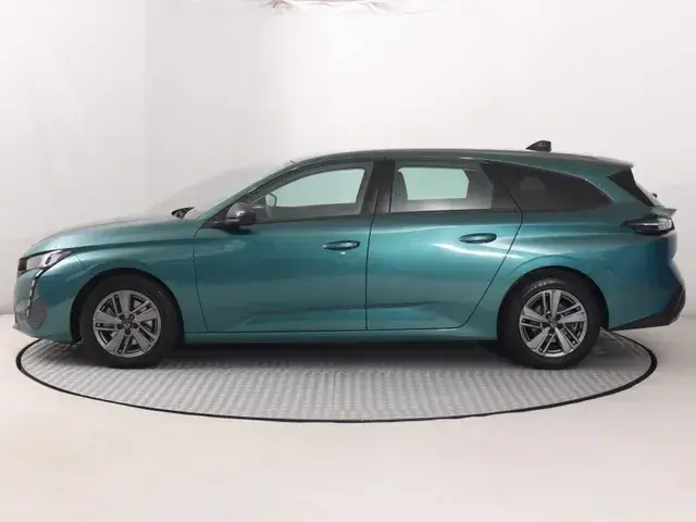 Peugeot 308 Sw 2023 photo 2