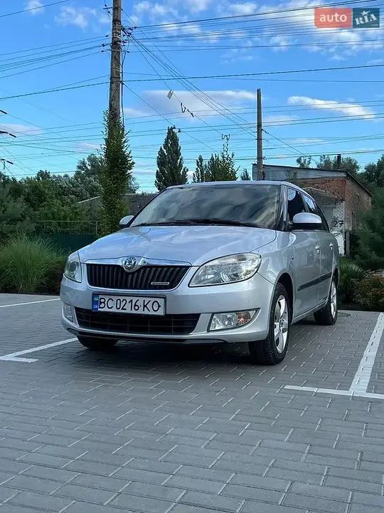 Skoda Fabia 2012 photo 2