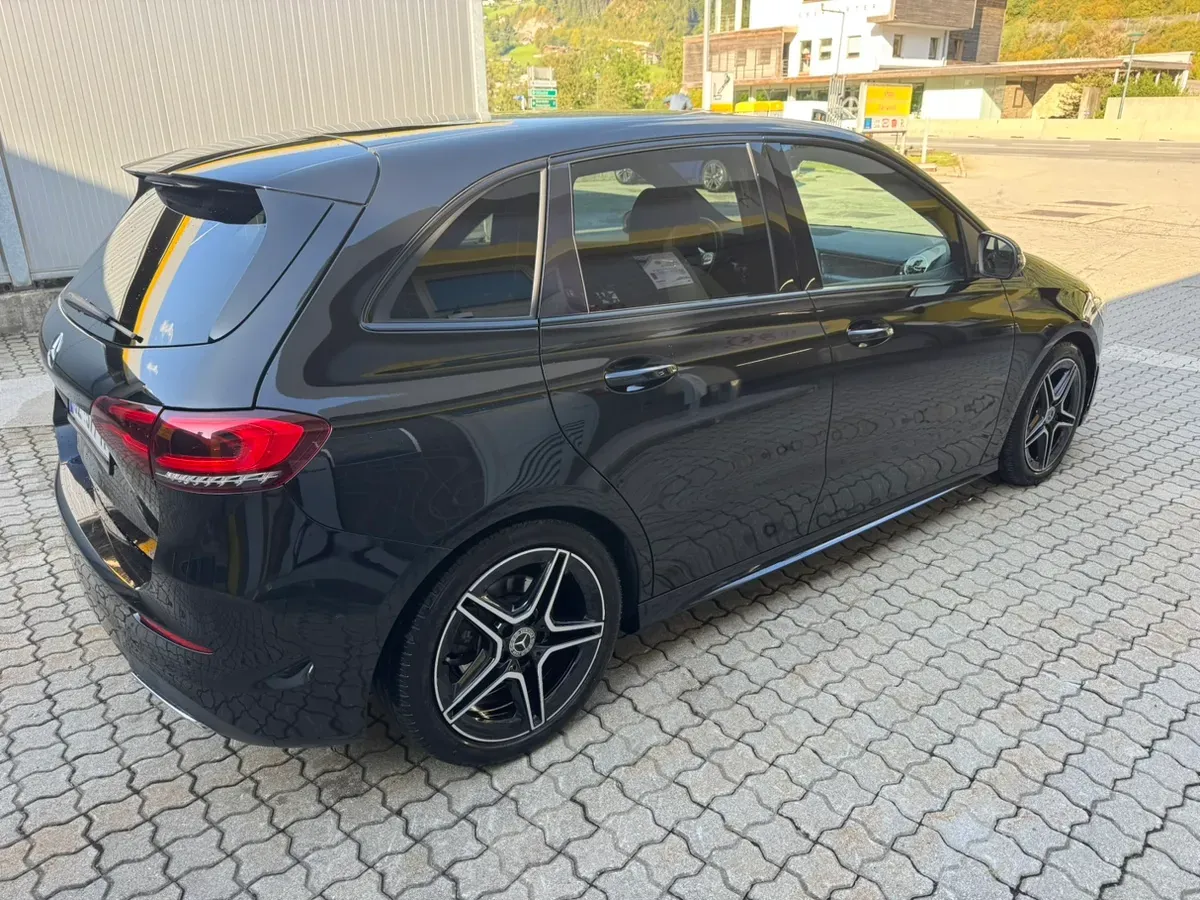 Mercedes-Benz B-Class 2021 photo 2