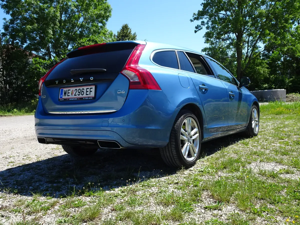 Volvo V60 2014 photo 2