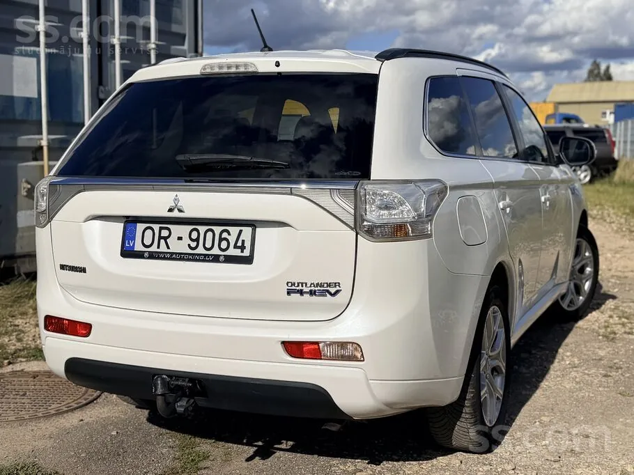 Mitsubishi Outlander 2013 photo 4