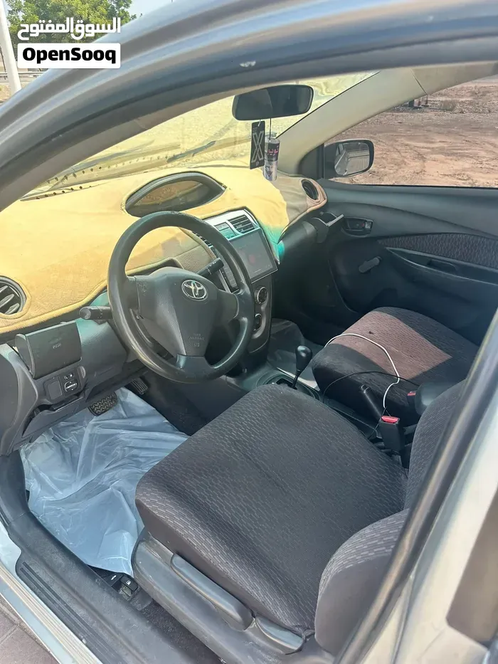 Toyota Yaris 2010 photo 3