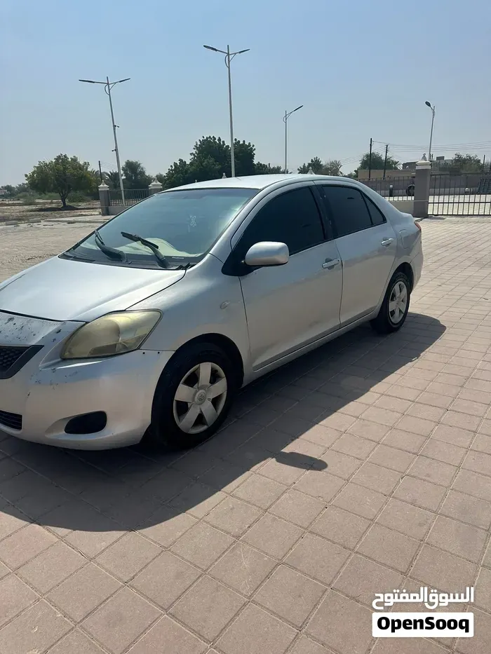 Toyota Yaris 2010 photo 2