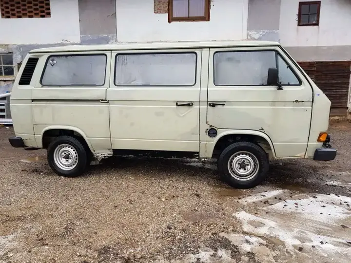 Volkswagen T3 1982 photo 2