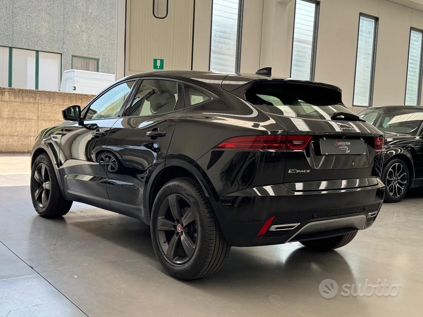 Jaguar E-Pace 2021 photo 4