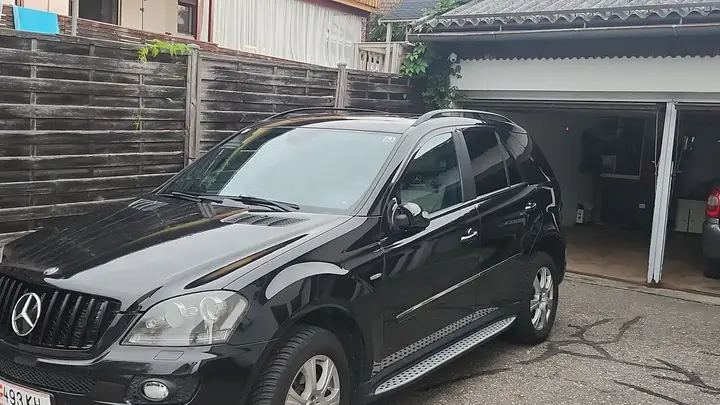 Mercedes-Benz M-Class 2008 photo 2