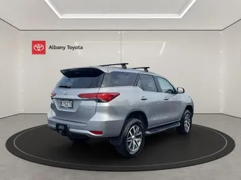 Toyota Fortuner 2017 photo 4