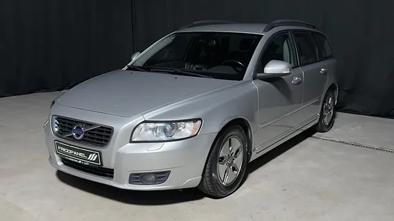 Volvo V50 2011 photo 2