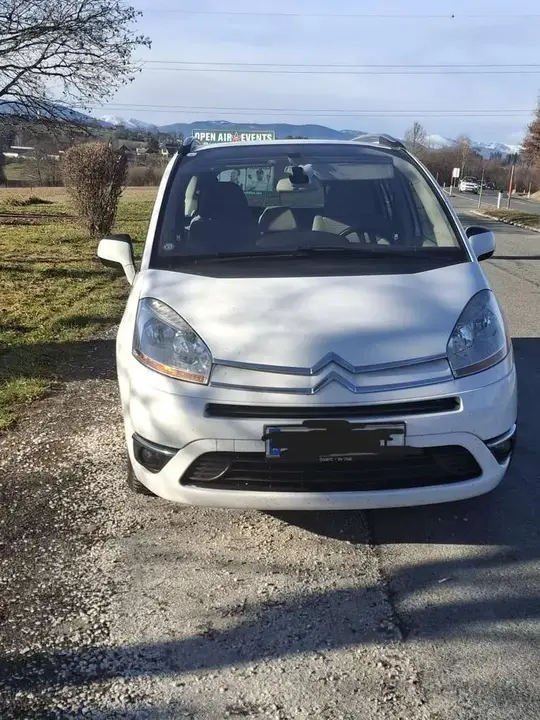 Citroen Grand C4 Picasso 2010 photo 3