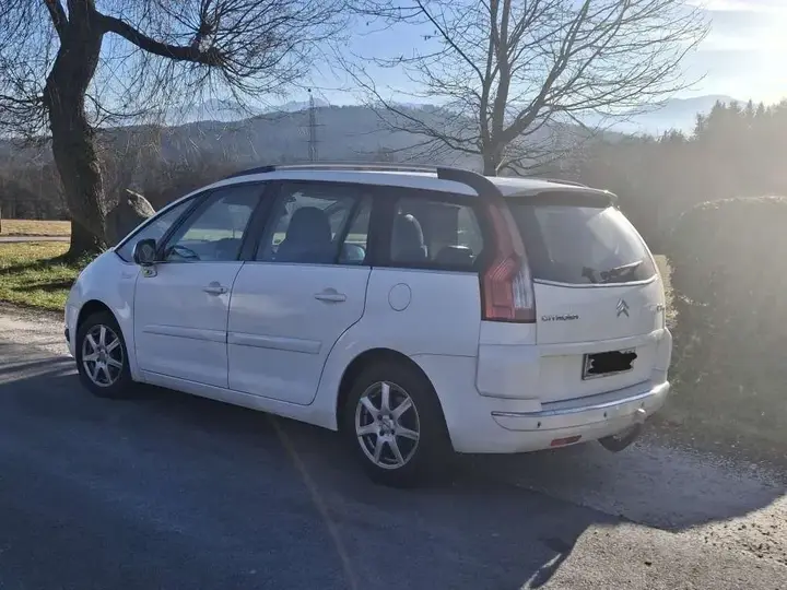 Citroen Grand C4 Picasso 2010 photo 2