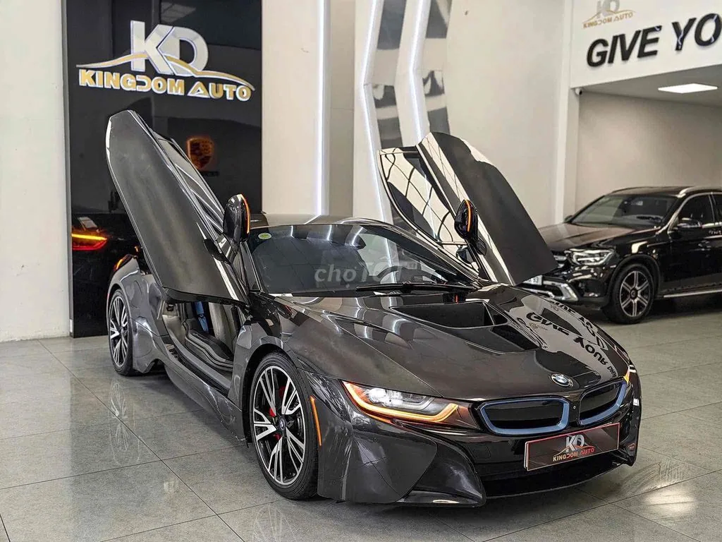 BMW I8