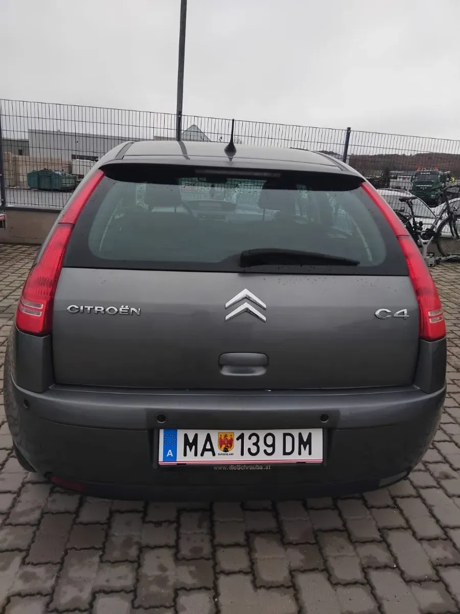Citroen C4 2010 photo 3