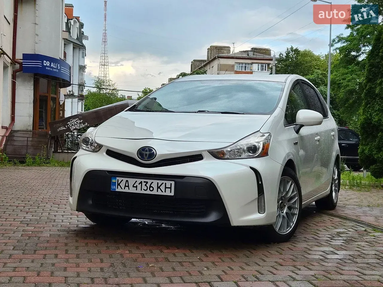 Toyota Prius V