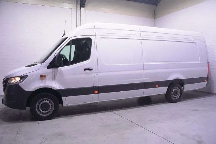 Mercedes-Benz Sprinter 2024 photo 3
