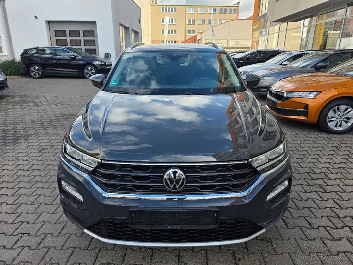 Volkswagen T-Roc 2021 photo 2