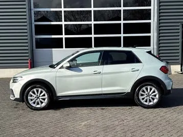 Audi A1 2025 photo 2